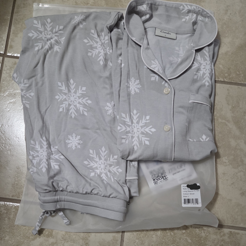 Comfrt Gray Snowflake Kids Pajama Set Large